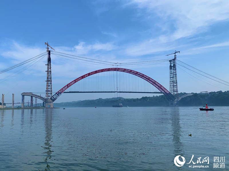 合江長(zhǎng)江公路大橋合龍 趙祖樂攝 